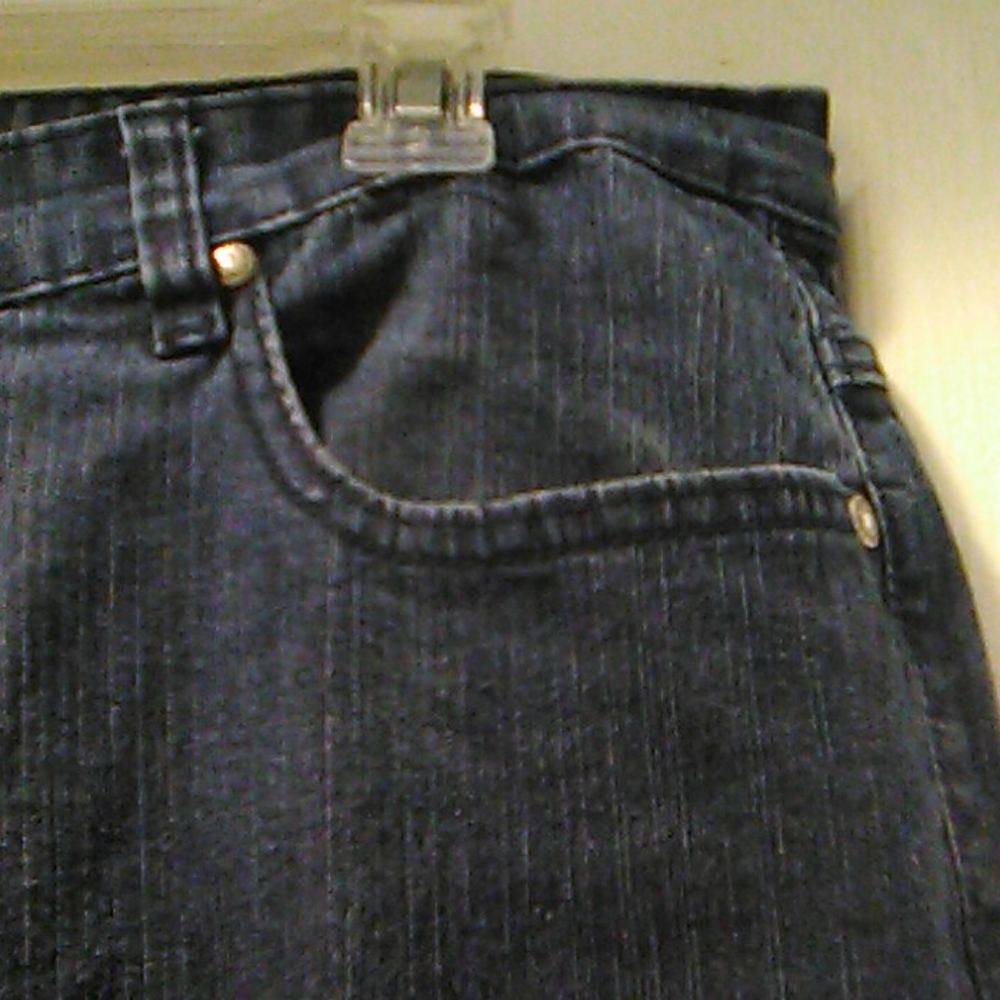 Cos Jeans Cuff Capris - Picture 3 of 9